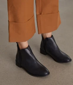 JOLIETTE Women's Vegan Flat Boots