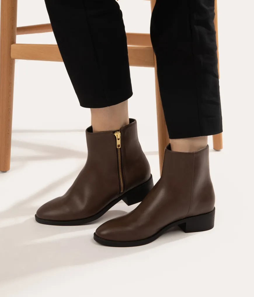 LIMAN Women's Vegan Flat Boots