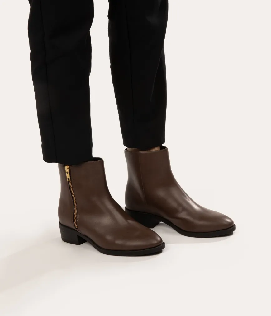 LIMAN Women's Vegan Flat Boots
